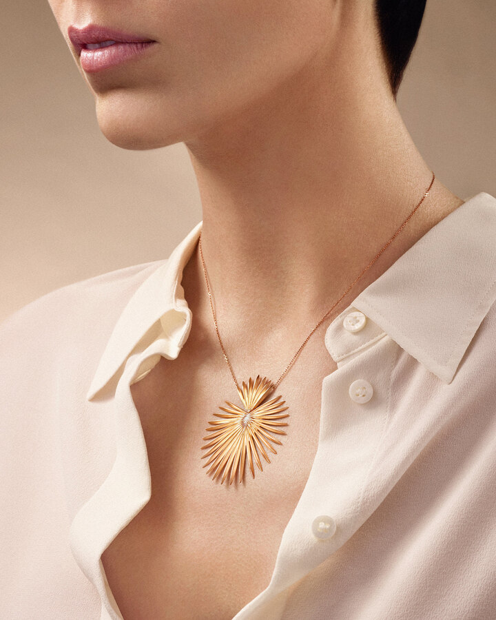 Collier de la collection Palma, inspirée de l'esthétique Streamline