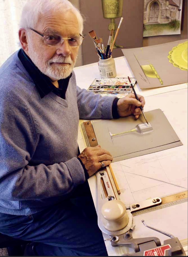 L'orfèvre et designer Christopher N. Lawrence, à l'occasion du prix pour sa carrière que le «Goldsmiths' Craft and Design Council» (Conseil de l'artisanat et du design en orfèvrerie) lui décerne en 2013.
